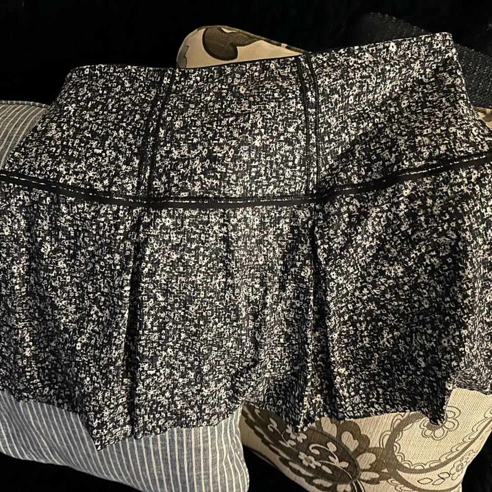 Lulu Skort